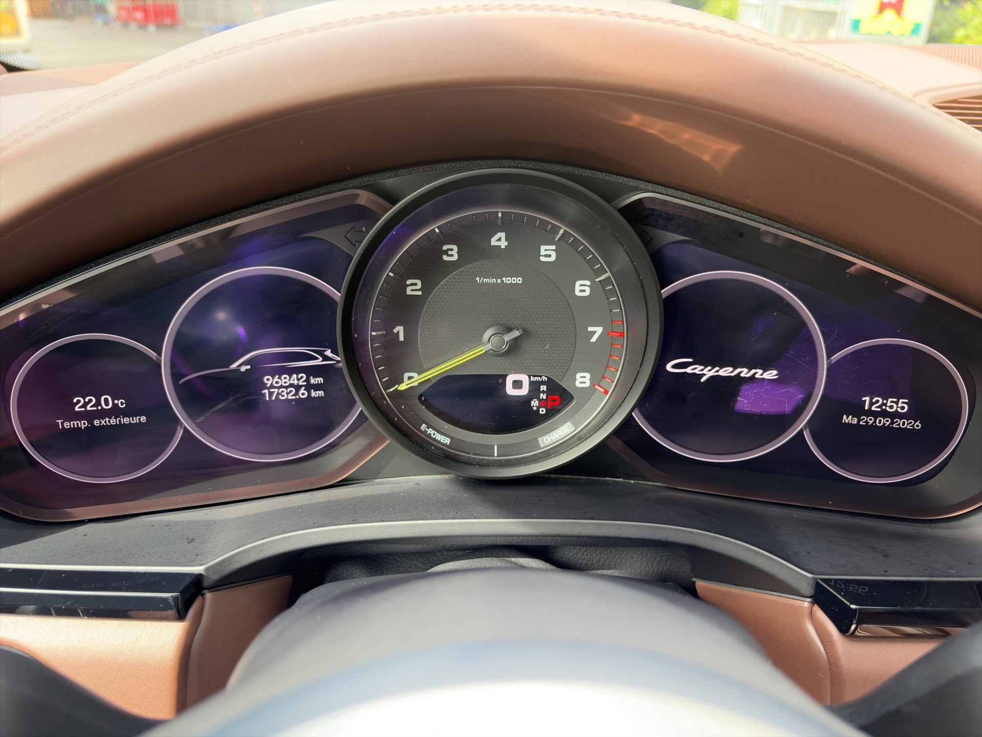 PORSCHE Cayenne E-Hybrid Platinum Edition-image-19