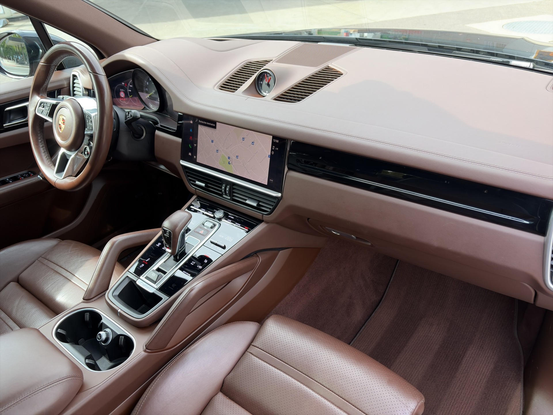 PORSCHE Cayenne E-Hybrid Platinum Edition-image-16