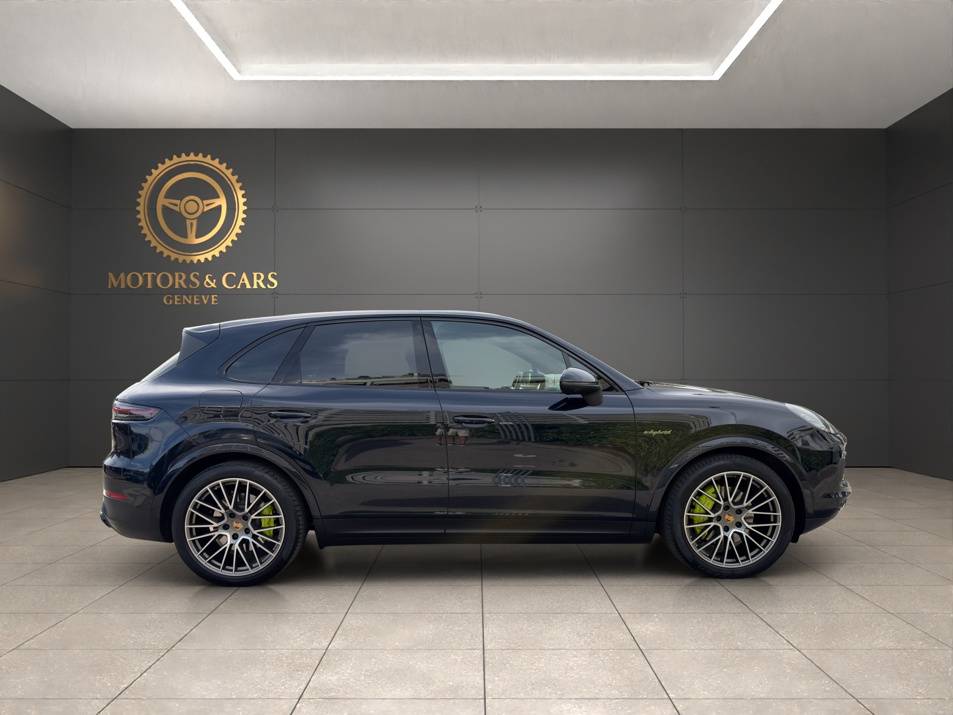 PORSCHE Cayenne E-Hybrid Platinum Edition-image-5
