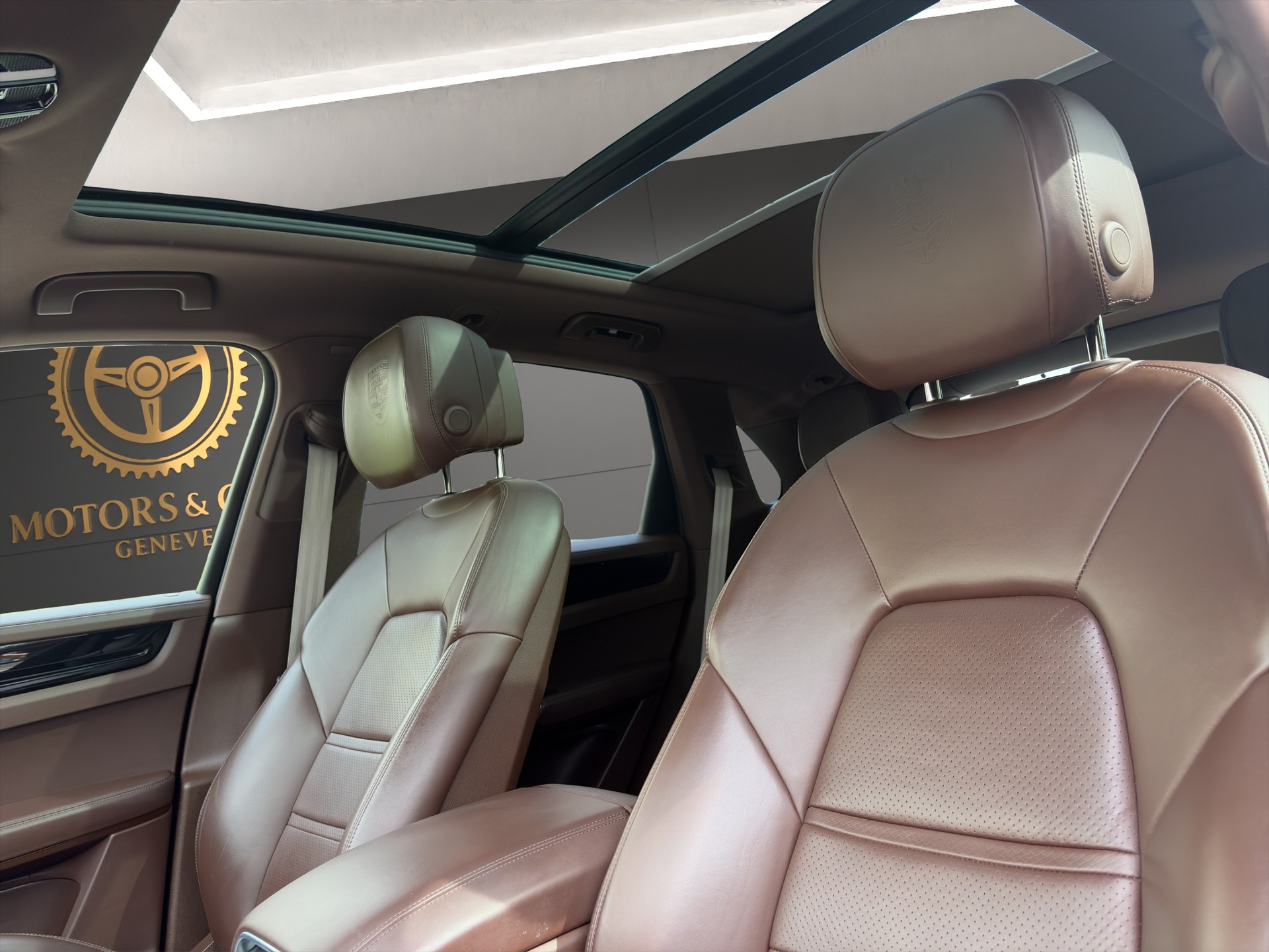 PORSCHE Cayenne E-Hybrid Platinum Edition-image-11