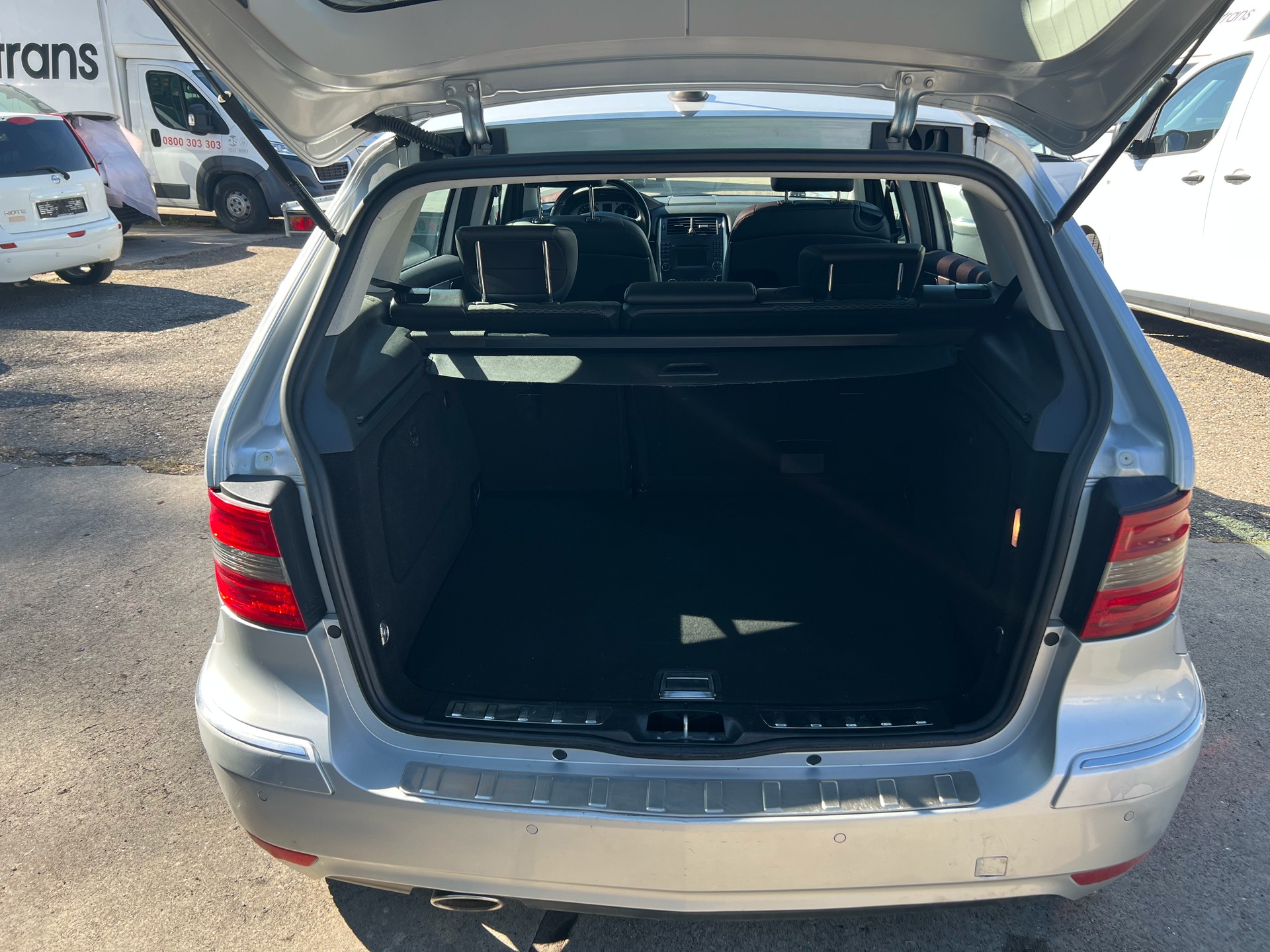 MERCEDES-BENZ B 200 CDI Autotronic-image-12