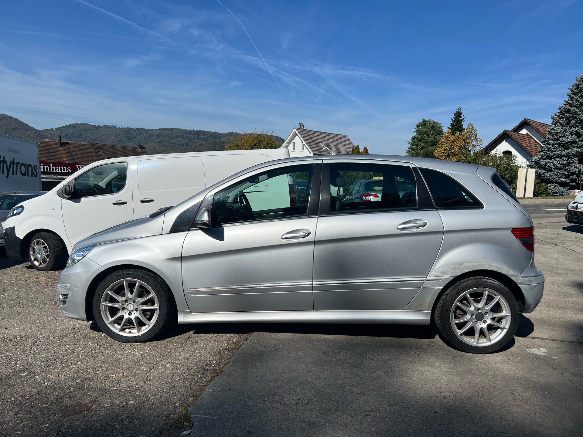 MERCEDES-BENZ B 200 CDI Autotronic-image-1