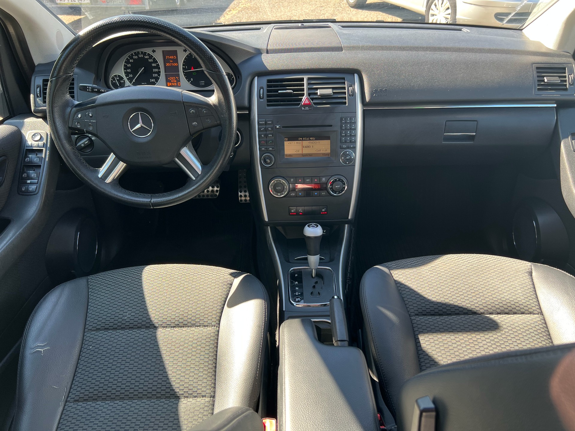 MERCEDES-BENZ B 200 CDI Autotronic-image-13