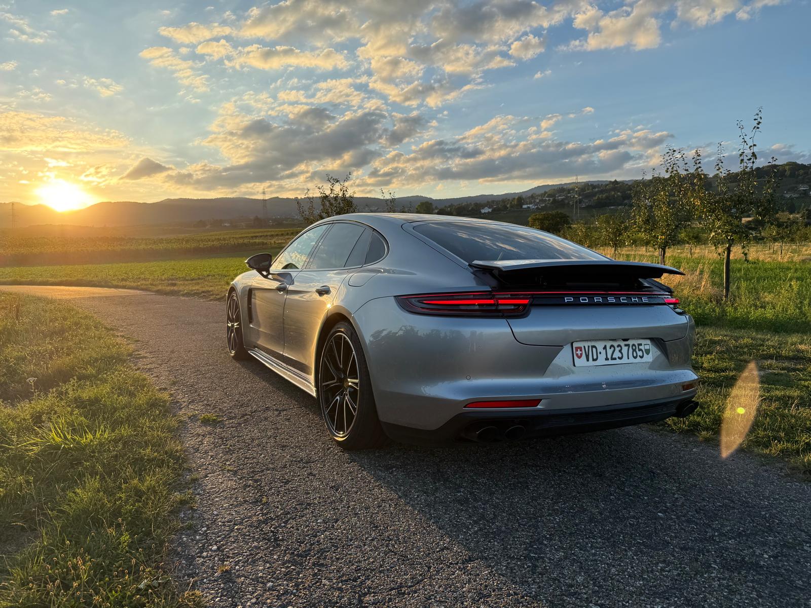 PORSCHE Panamera 4 E-Hybrid PDK-image-5