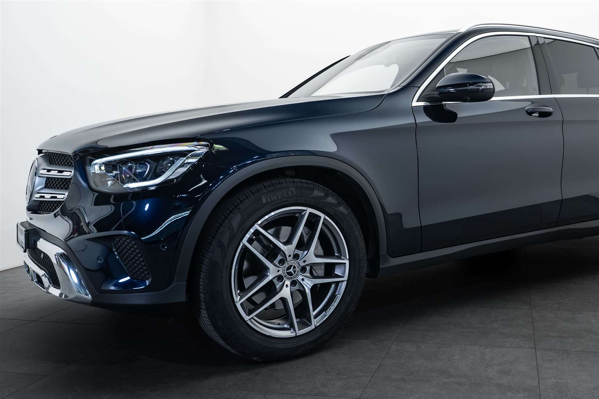 MERCEDES-BENZ GLC 300 4Matic 9G-Tronic Advantage-showroom-element-1