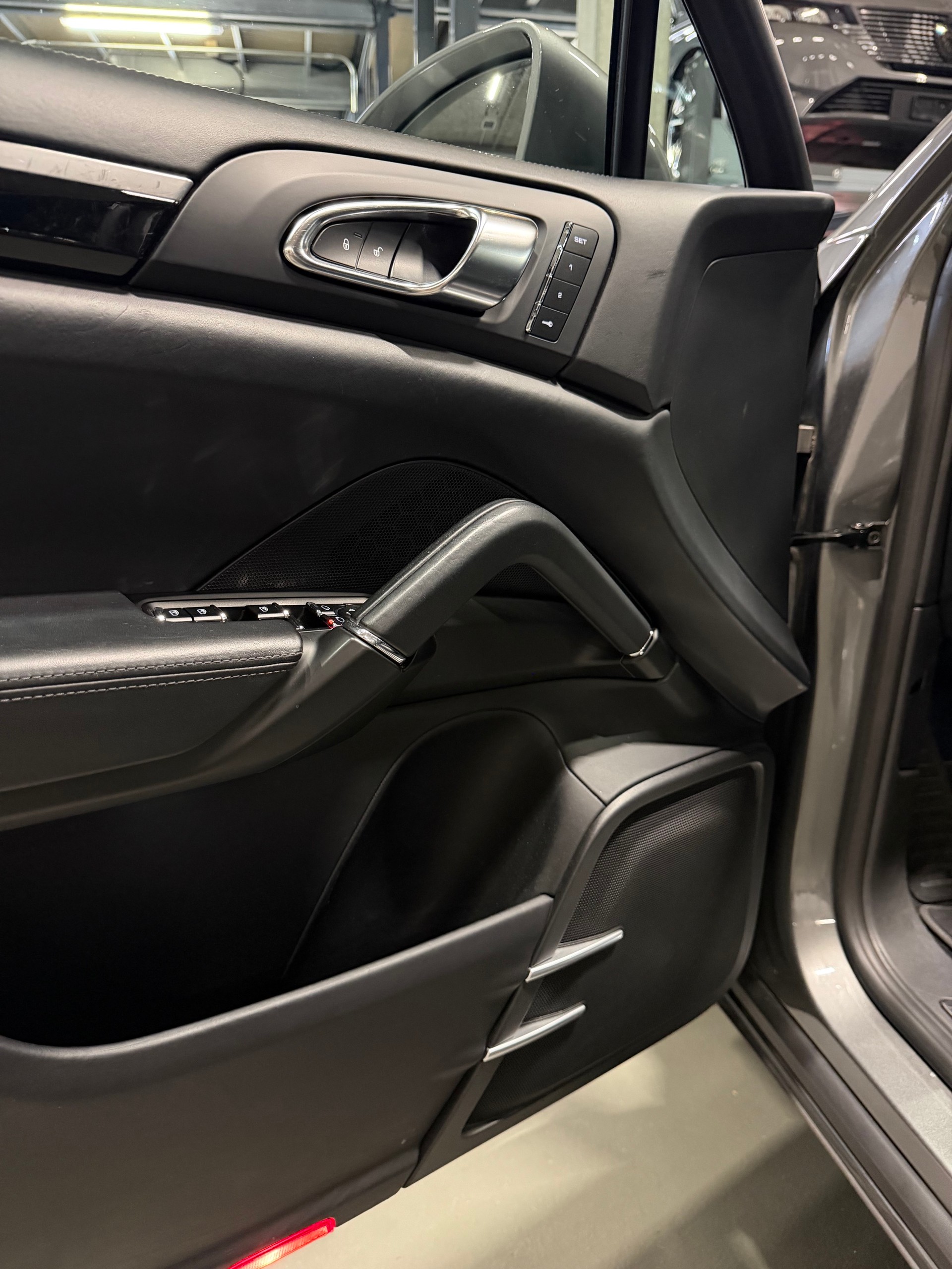 PORSCHE Cayenne S Diesel-image-12