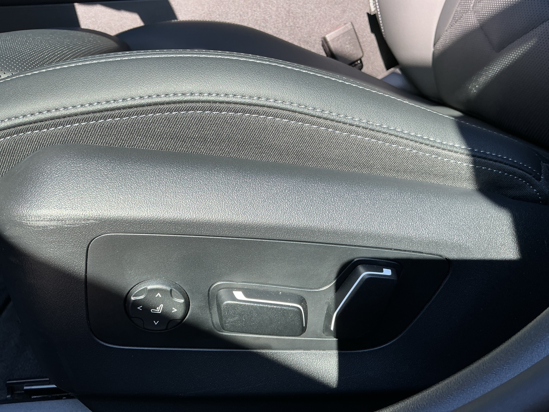 BMW 520i sDrive 48V Touring M Sport Steptronic-image-7