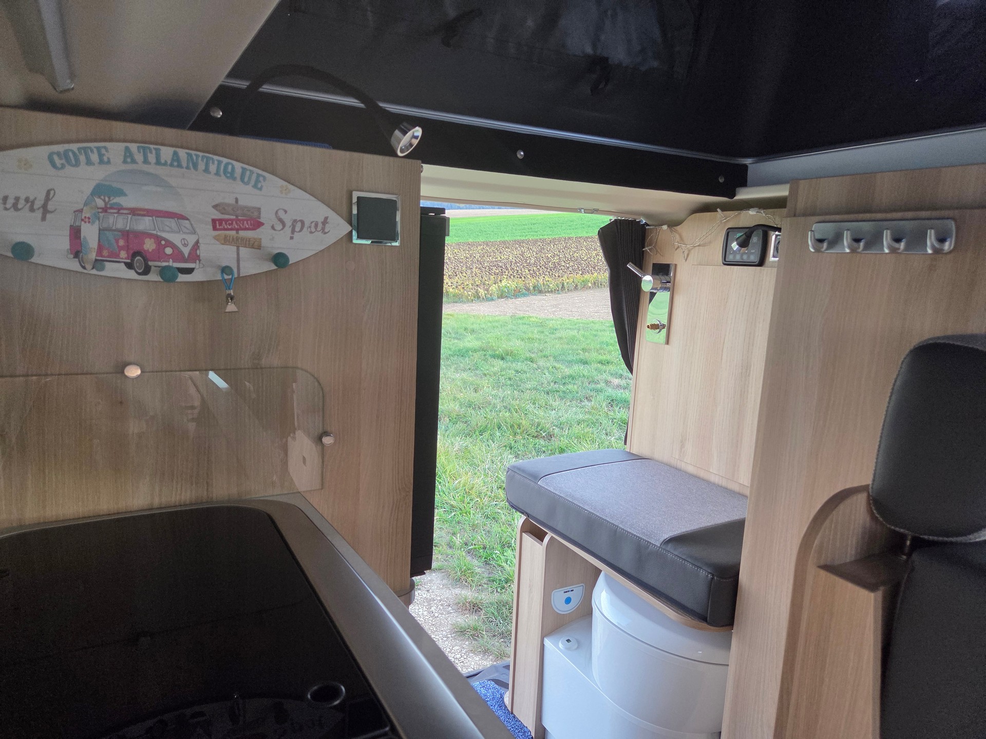 FORD Transit Custom Van 300 L2H1 Trend A-image-19
