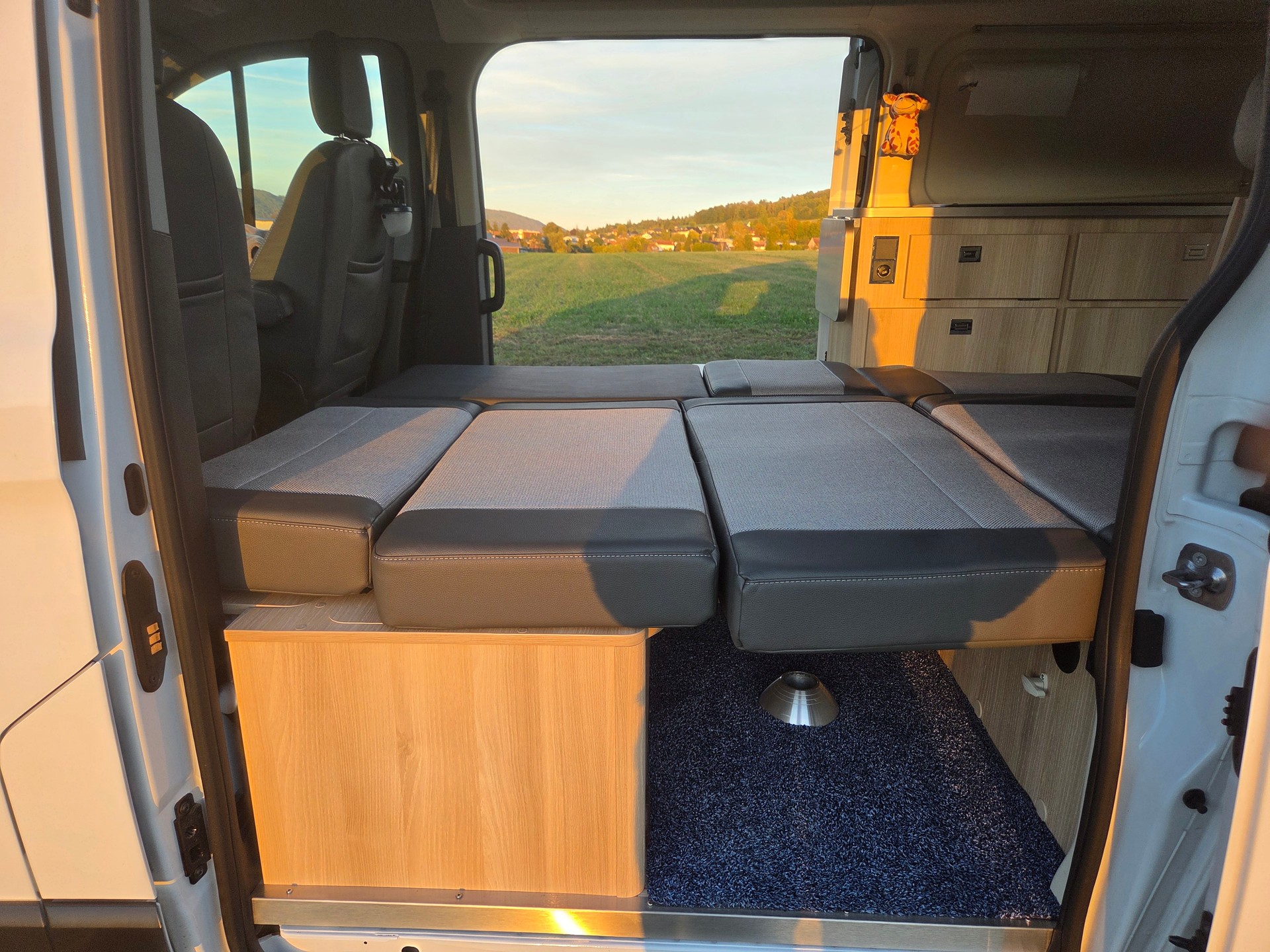 FORD Transit Custom Van 300 L2H1 Trend A-image-15