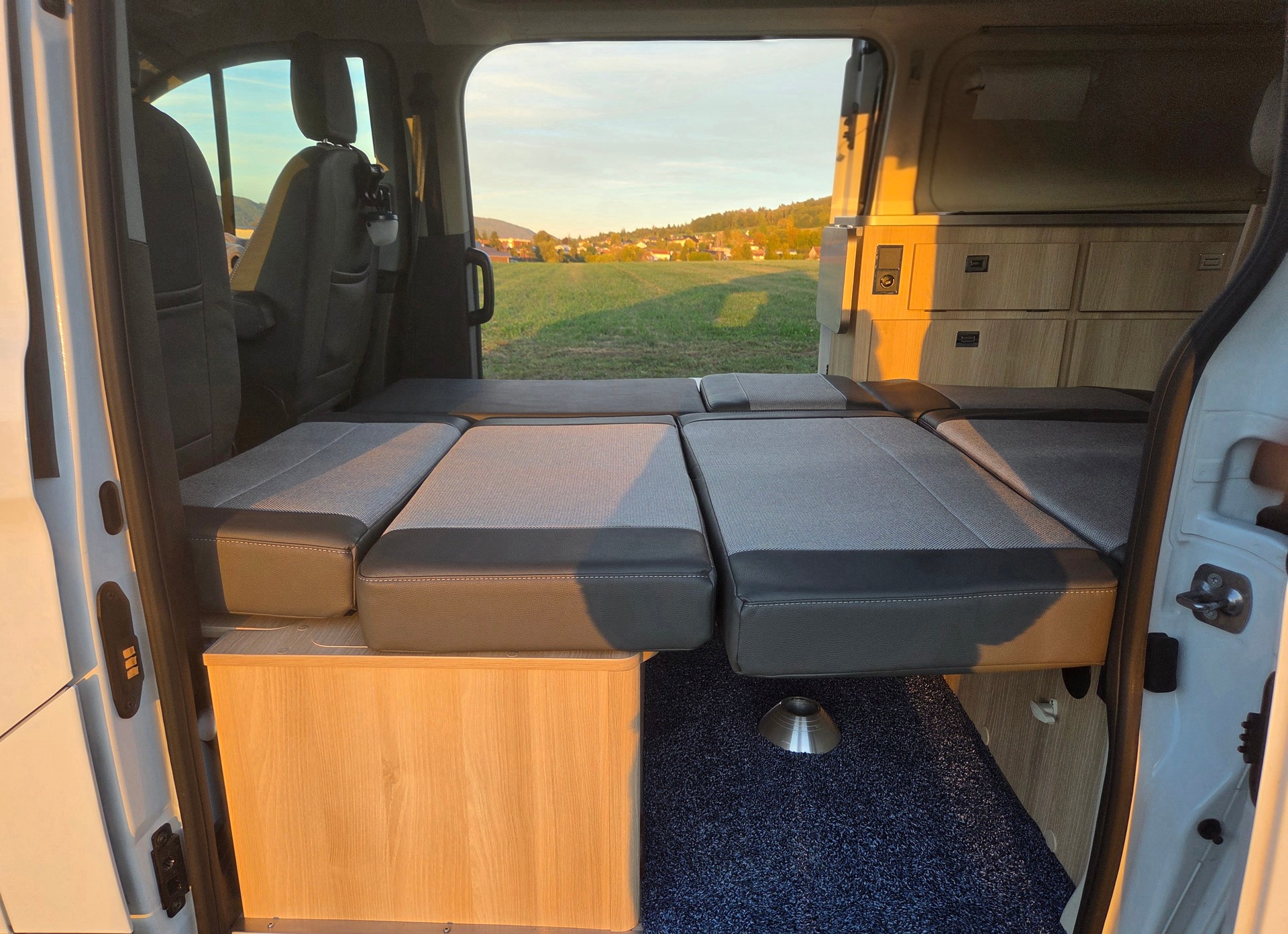 FORD Transit Custom Van 300 L2H1 Trend A-image-14