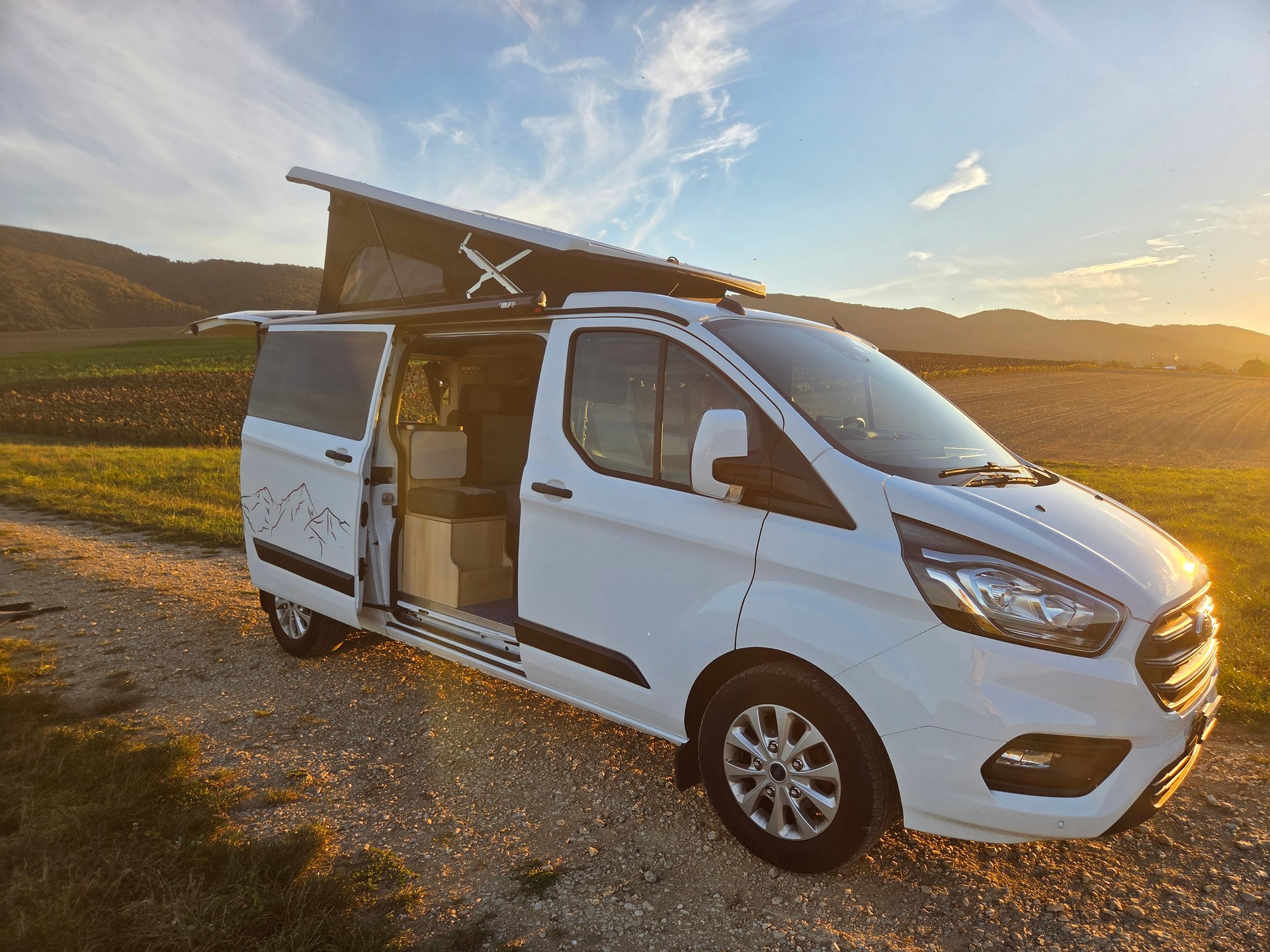 FORD Transit Custom Van 300 L2H1 Trend A-image-10