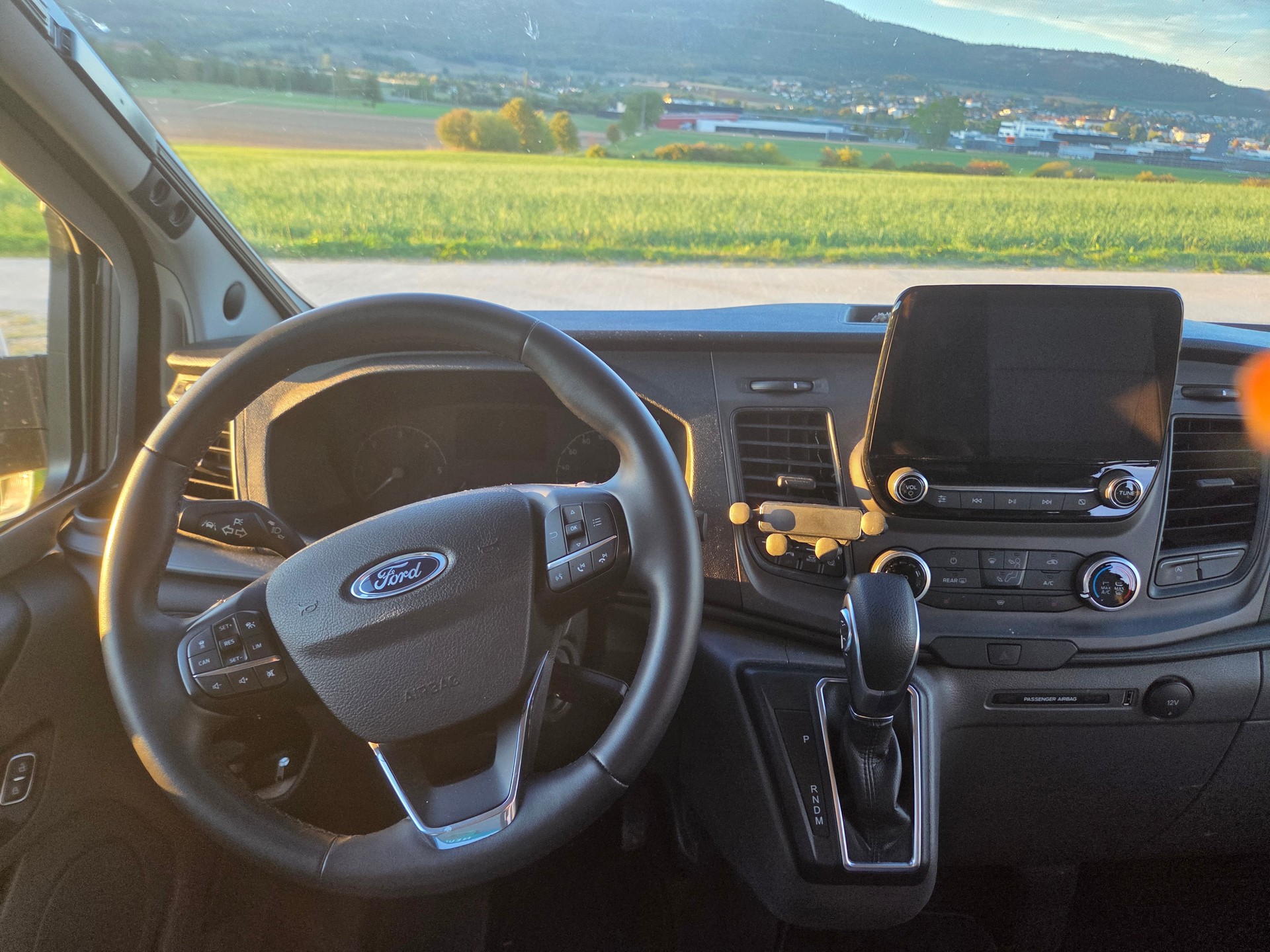FORD Transit Custom Van 300 L2H1 Trend A-image-11