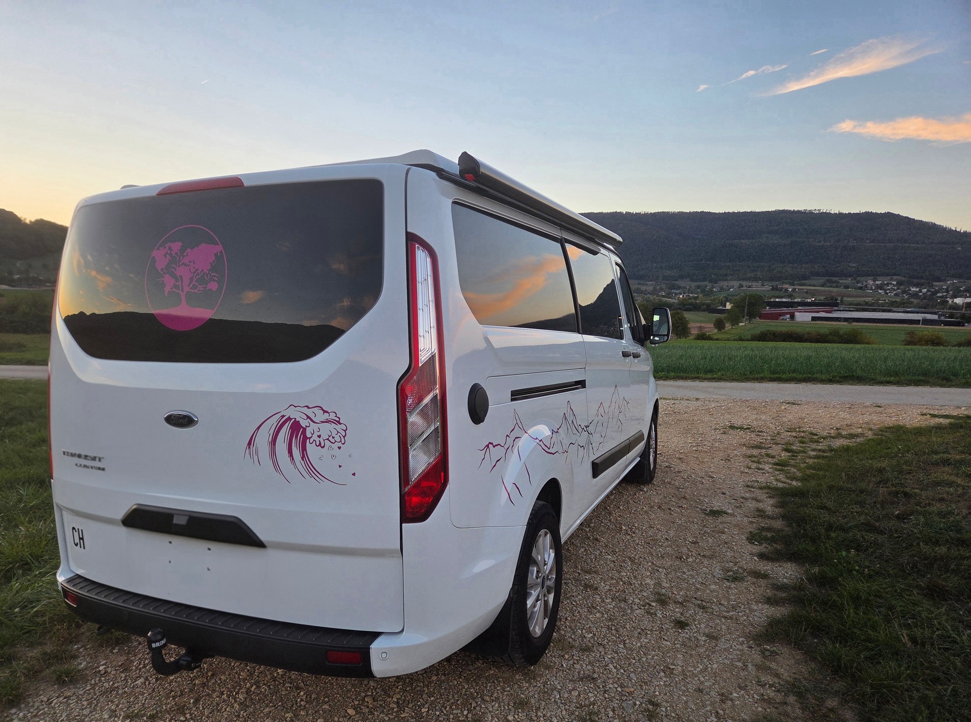 FORD Transit Custom Van 300 L2H1 Trend A-image-22