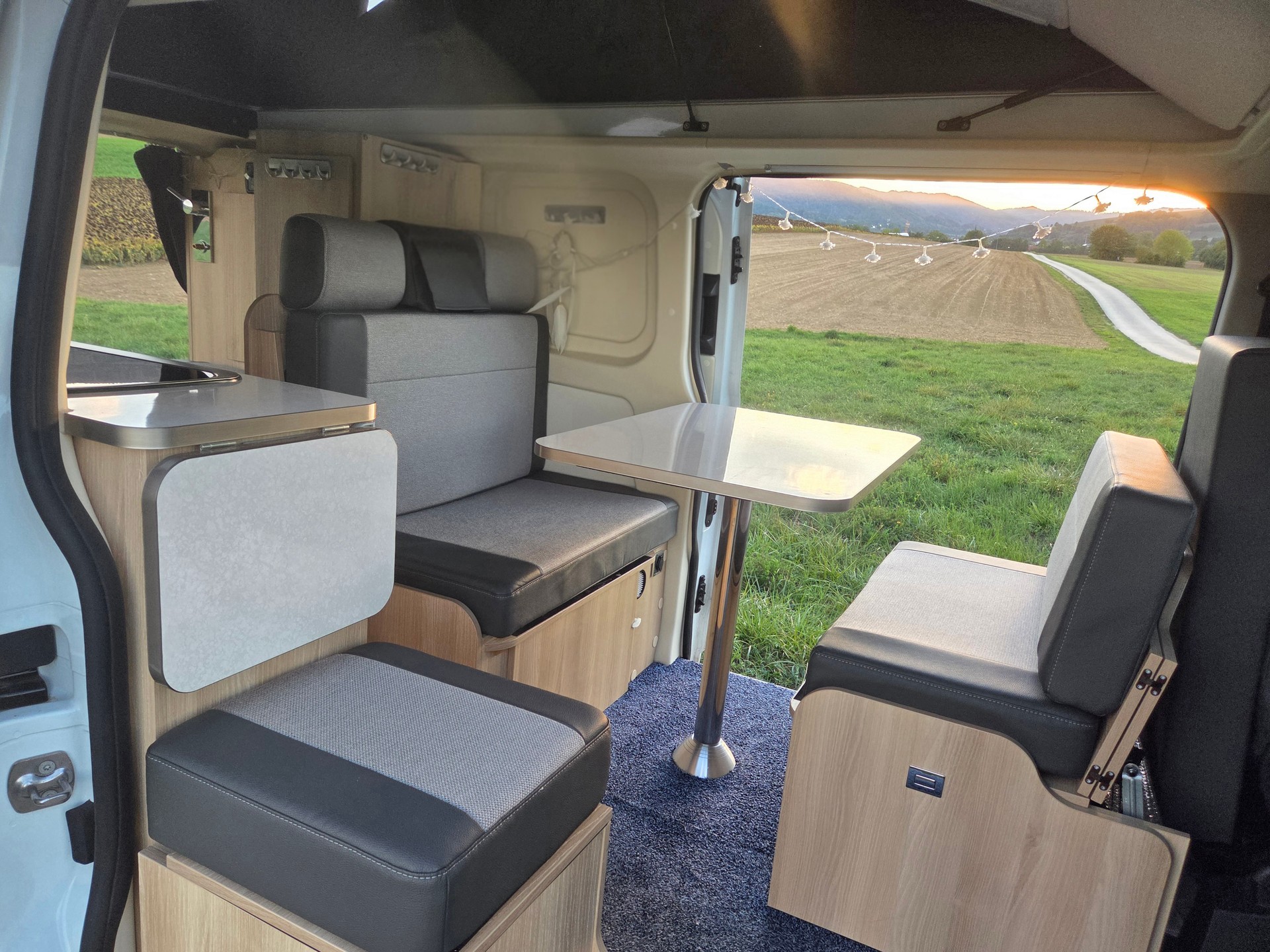 FORD Transit Custom Van 300 L2H1 Trend A-image-16