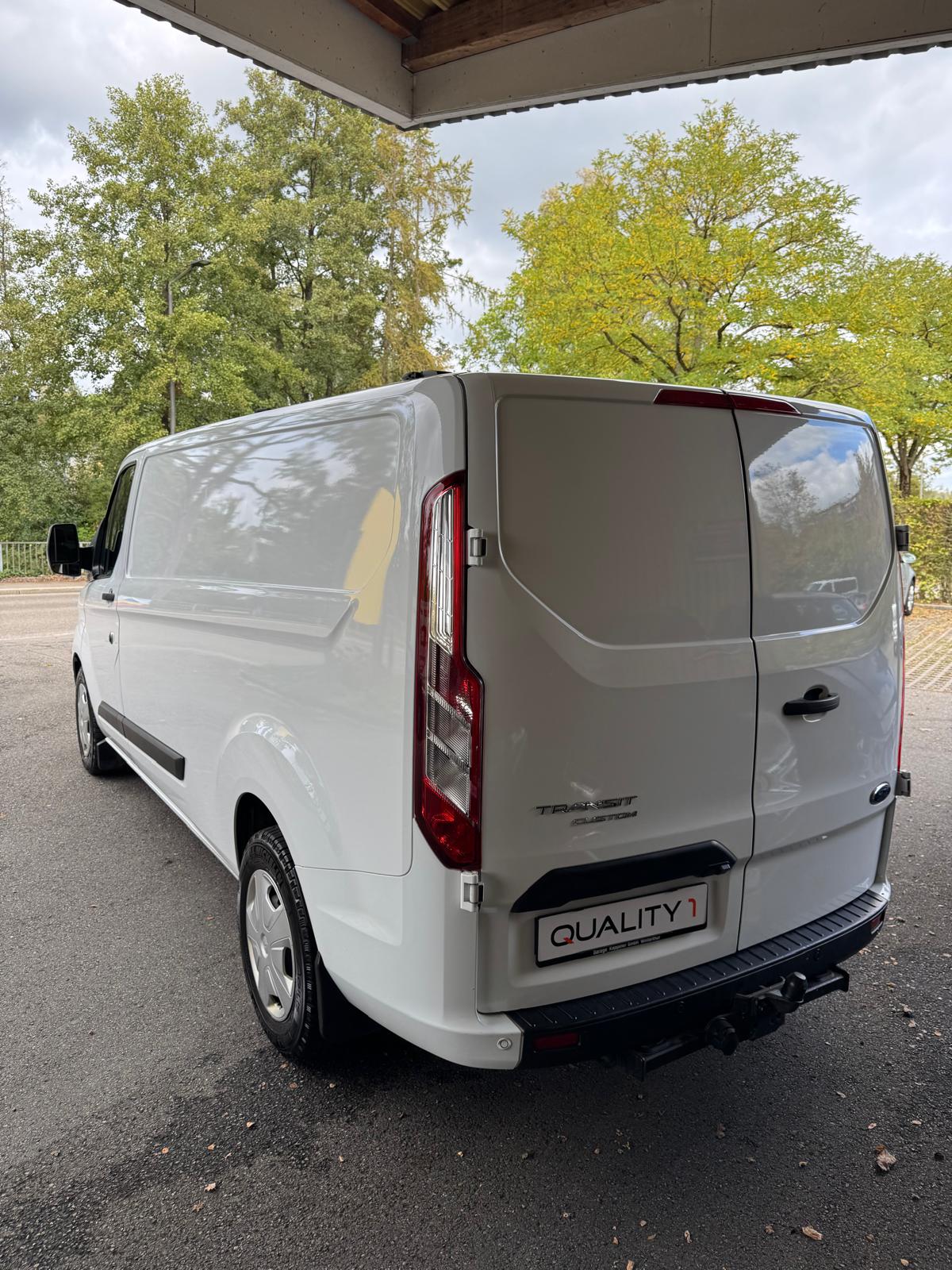 FORD Transit Custom Van 300 L2H1 Trend A-image-2