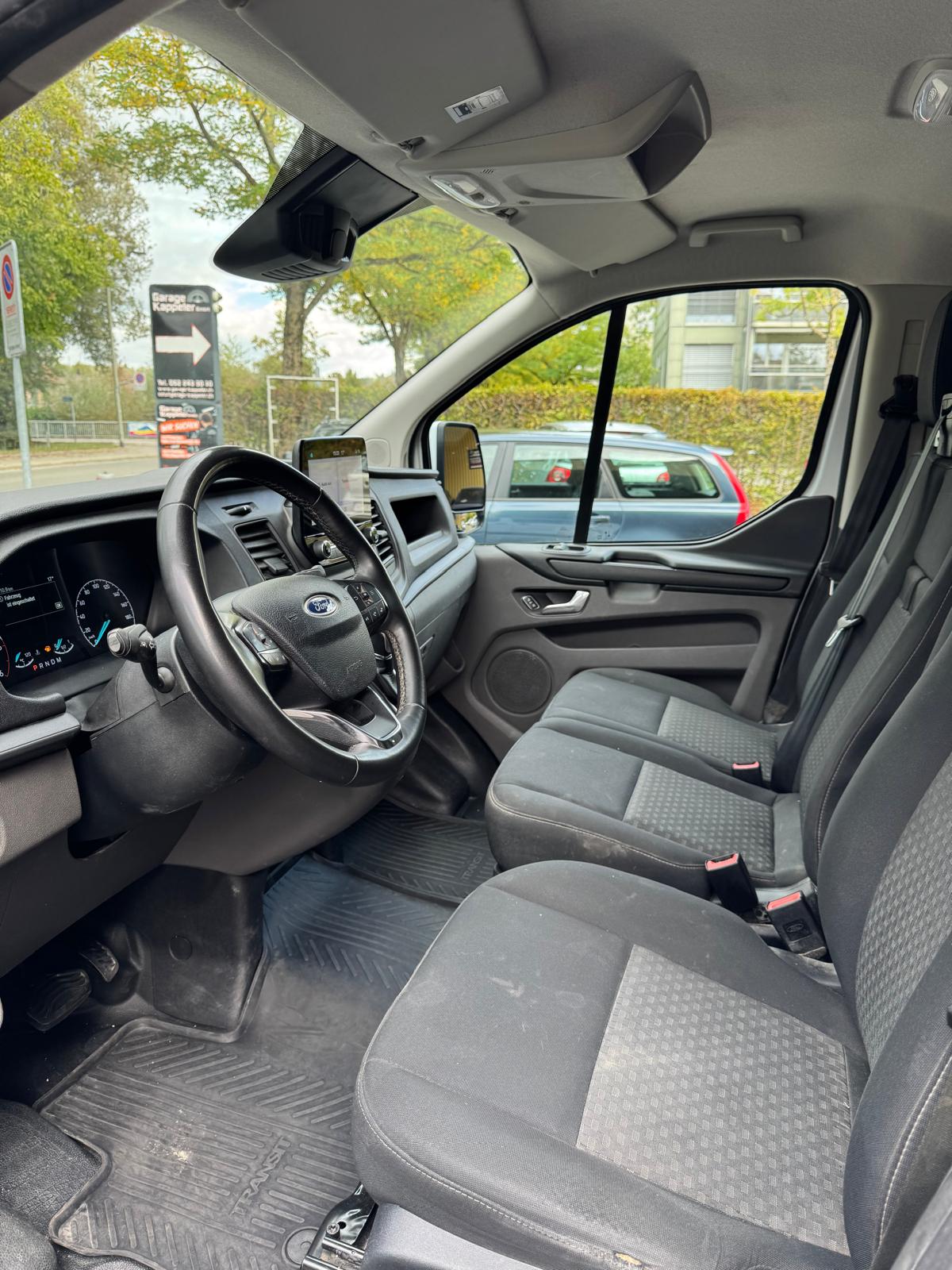 FORD Transit Custom Van 300 L2H1 Trend A-image-6