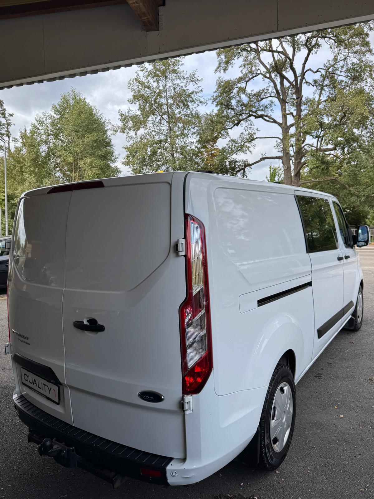 FORD Transit Custom Van 300 L2H1 Trend A-image-3