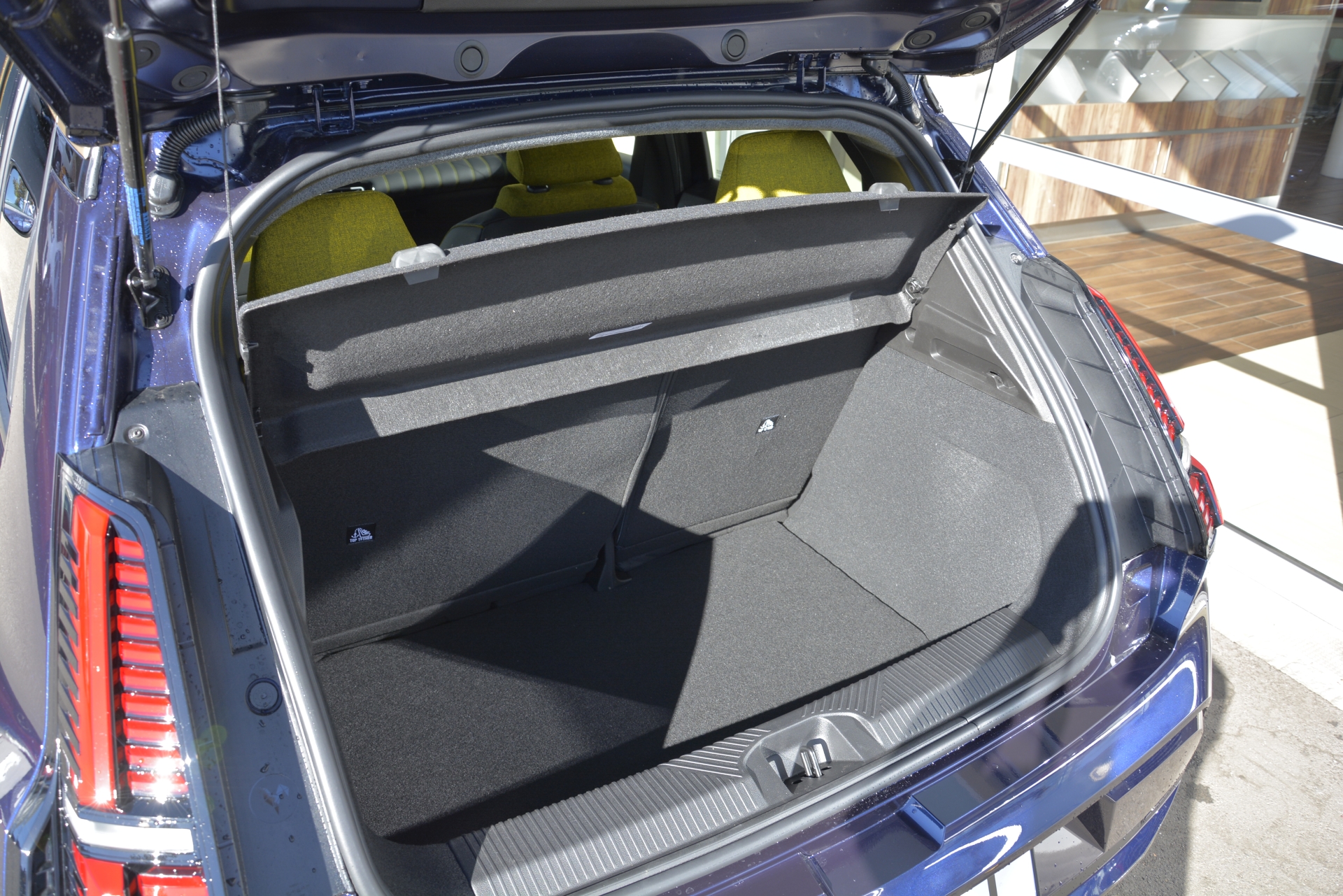 RENAULT R5 E-TECH ELECTRIC iconic five 150PS Comfort Range-image-5