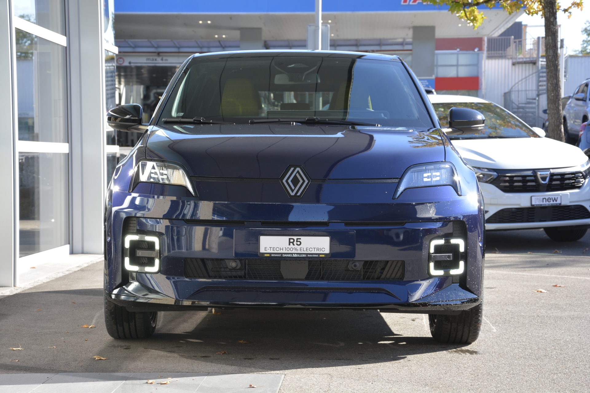 RENAULT R5 E-TECH ELECTRIC iconic five 150PS Comfort Range-image-1