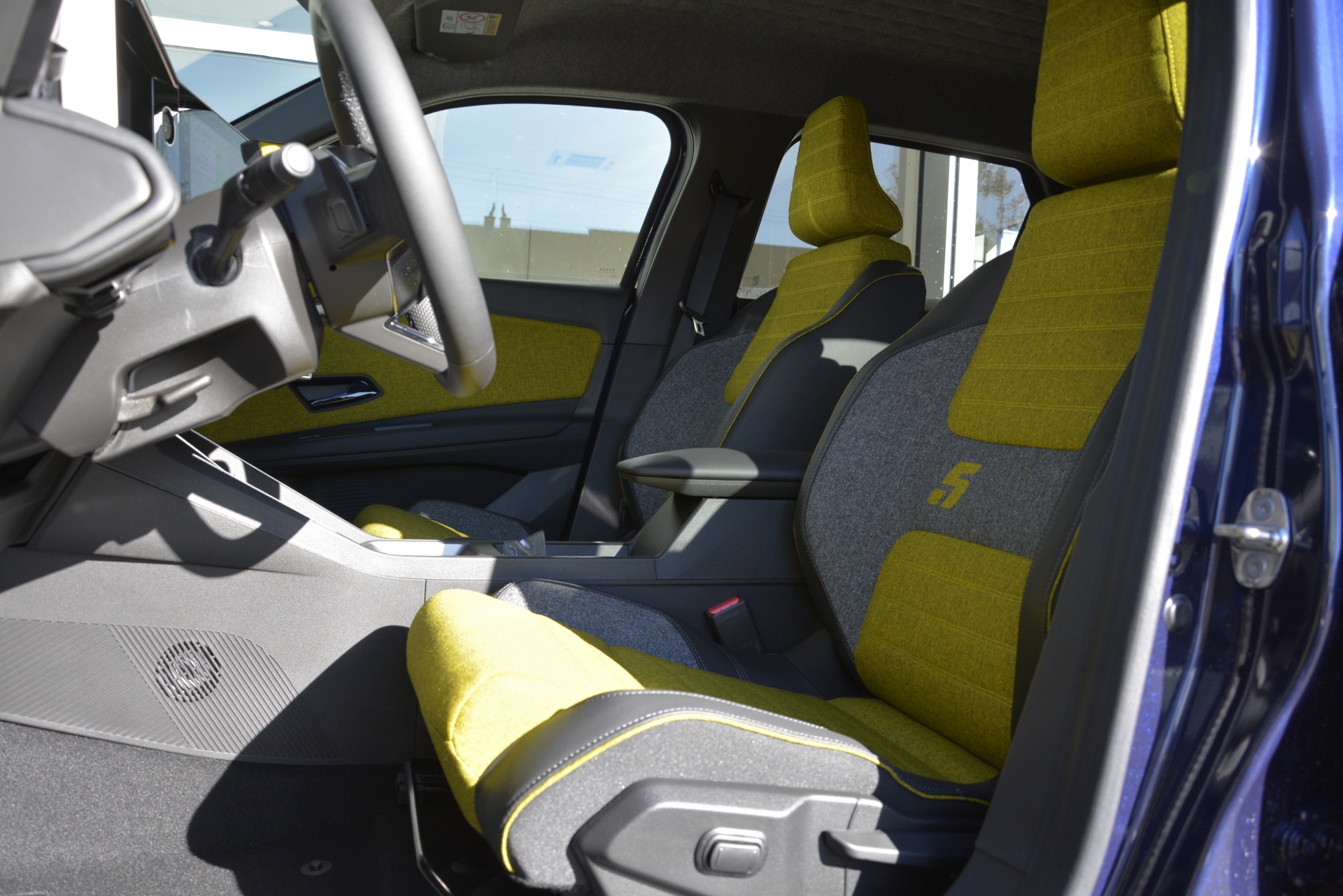 RENAULT R5 E-TECH ELECTRIC iconic five 150PS Comfort Range-image-8