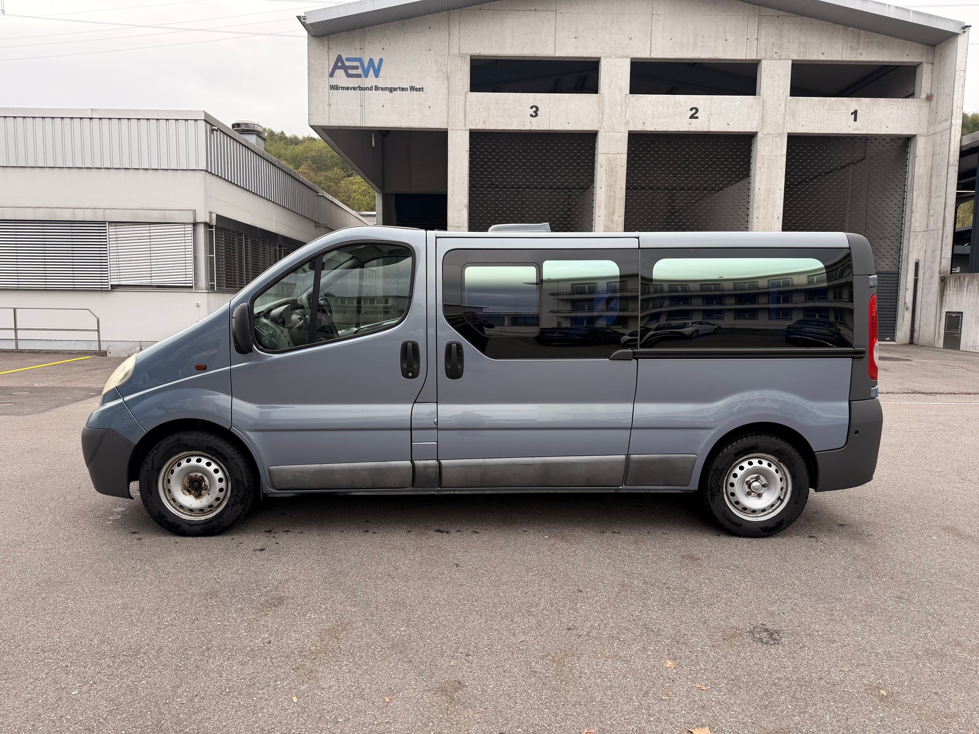 OPEL Vivaro Life 2.5CDTI 2.9t L2H1-image-2