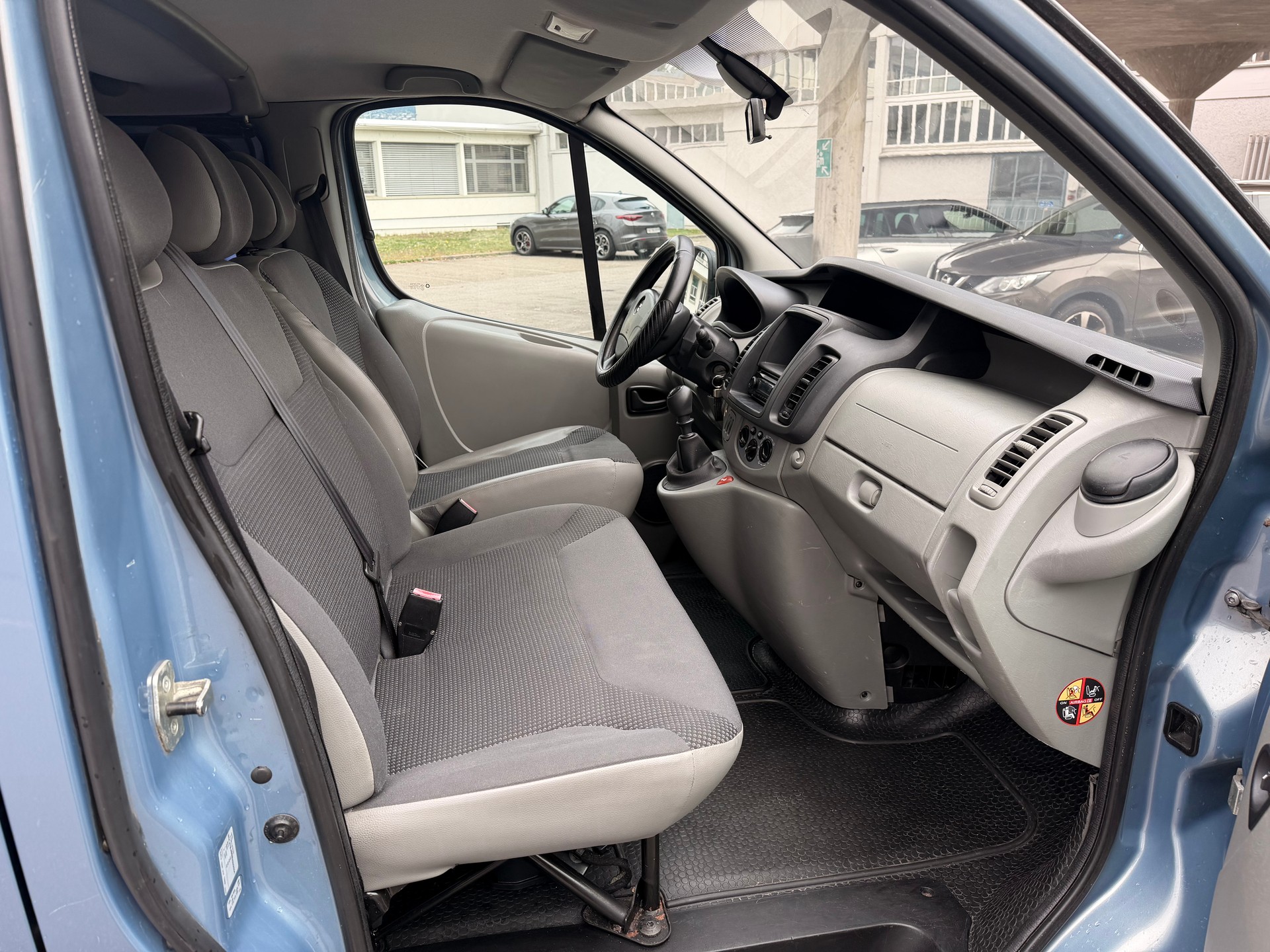 OPEL Vivaro Life 2.5CDTI 2.9t L2H1-image-8