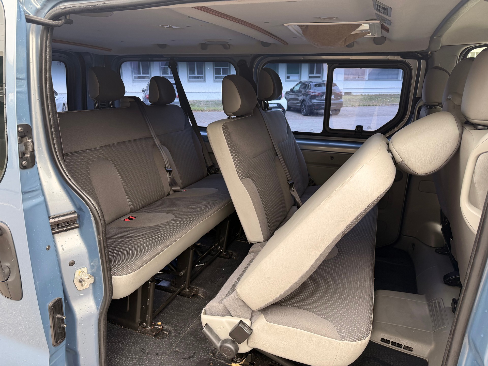 OPEL Vivaro Life 2.5CDTI 2.9t L2H1-image-10