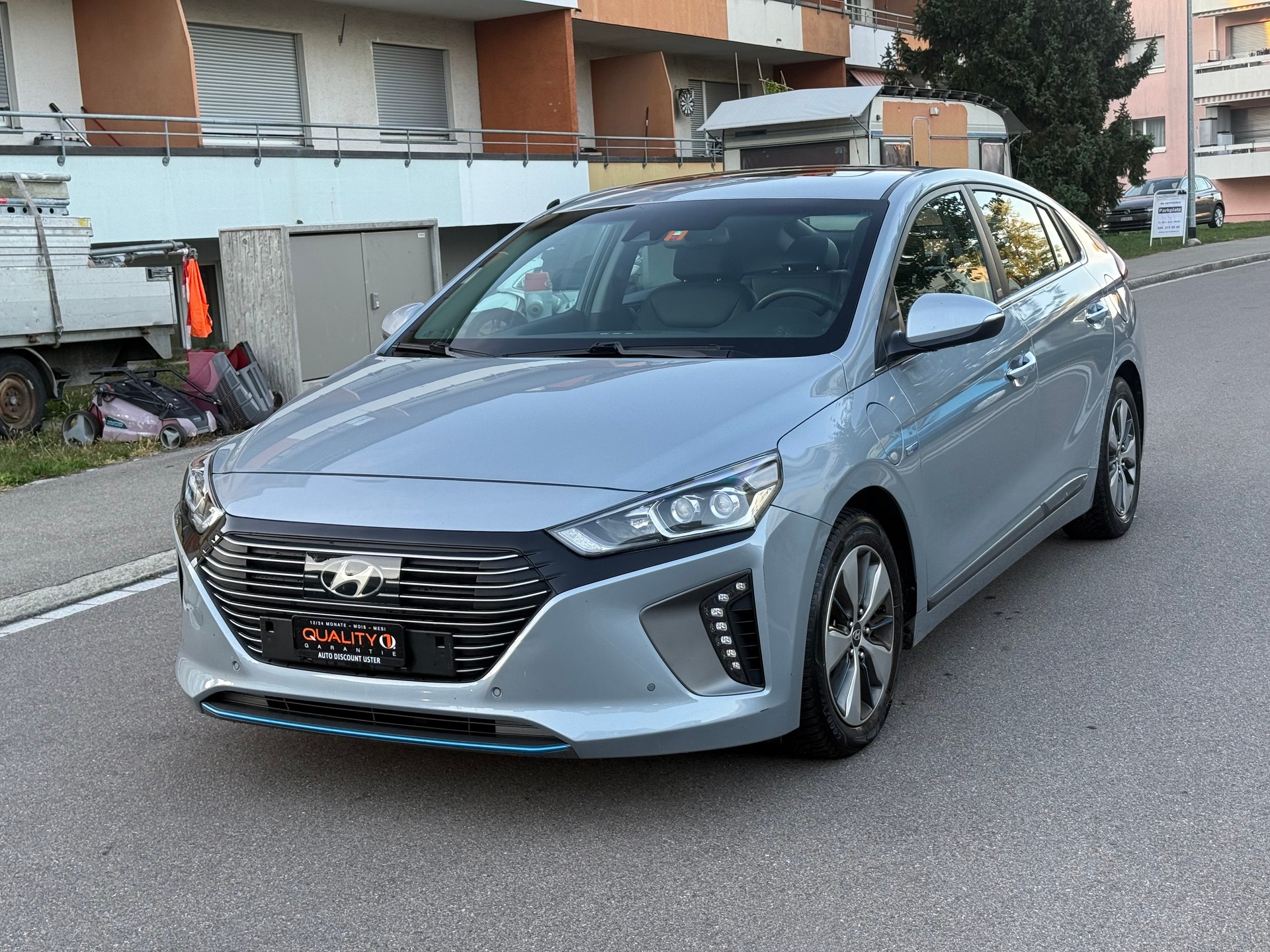HYUNDAI Ioniq 1.6 GDi Plug in Hybrid Launch DCT-image-1