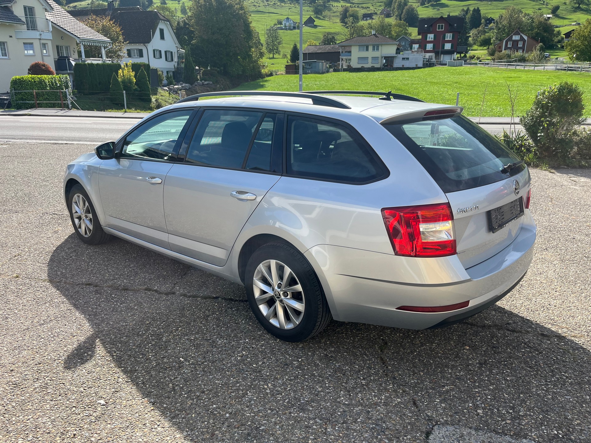SKODA Octavia Combi 2.0 TDI Style 4x4-image-4