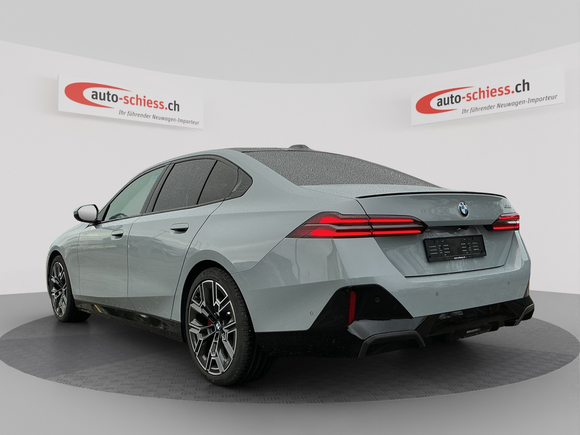 BMW 520i 48V M Sport Pro Shadow Line Steptronic-image-2