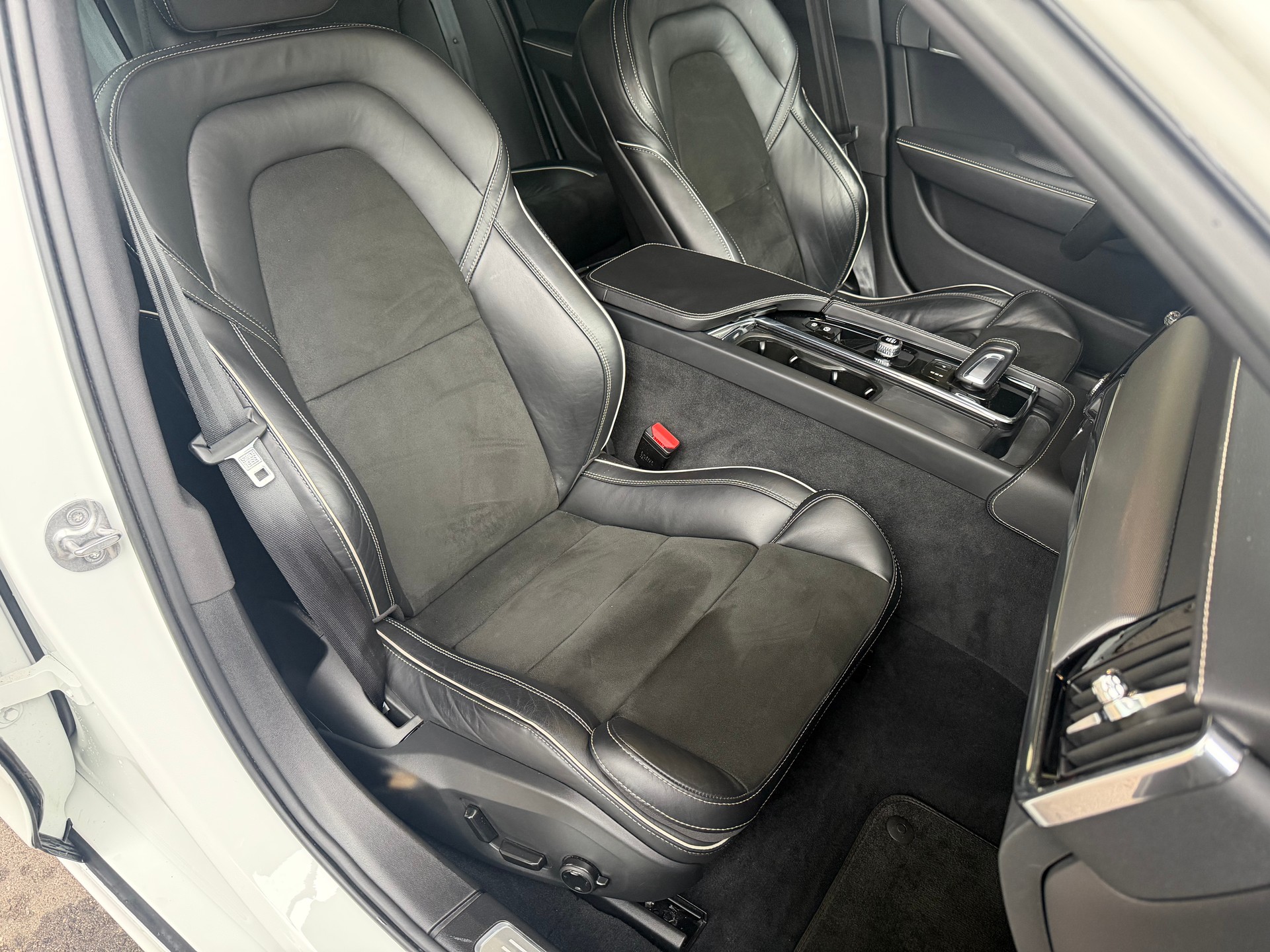 VOLVO V90 B5 Benzin Mild Hybrid R-Design Geartronic-image-9