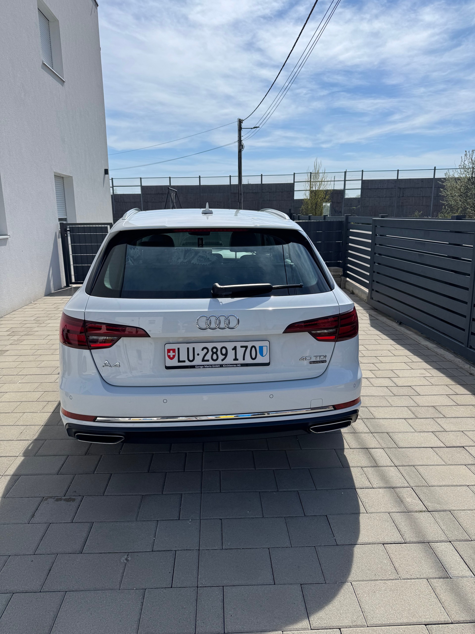 AUDI 2.0 40 TDI Design quattro S-Tronic-image-1