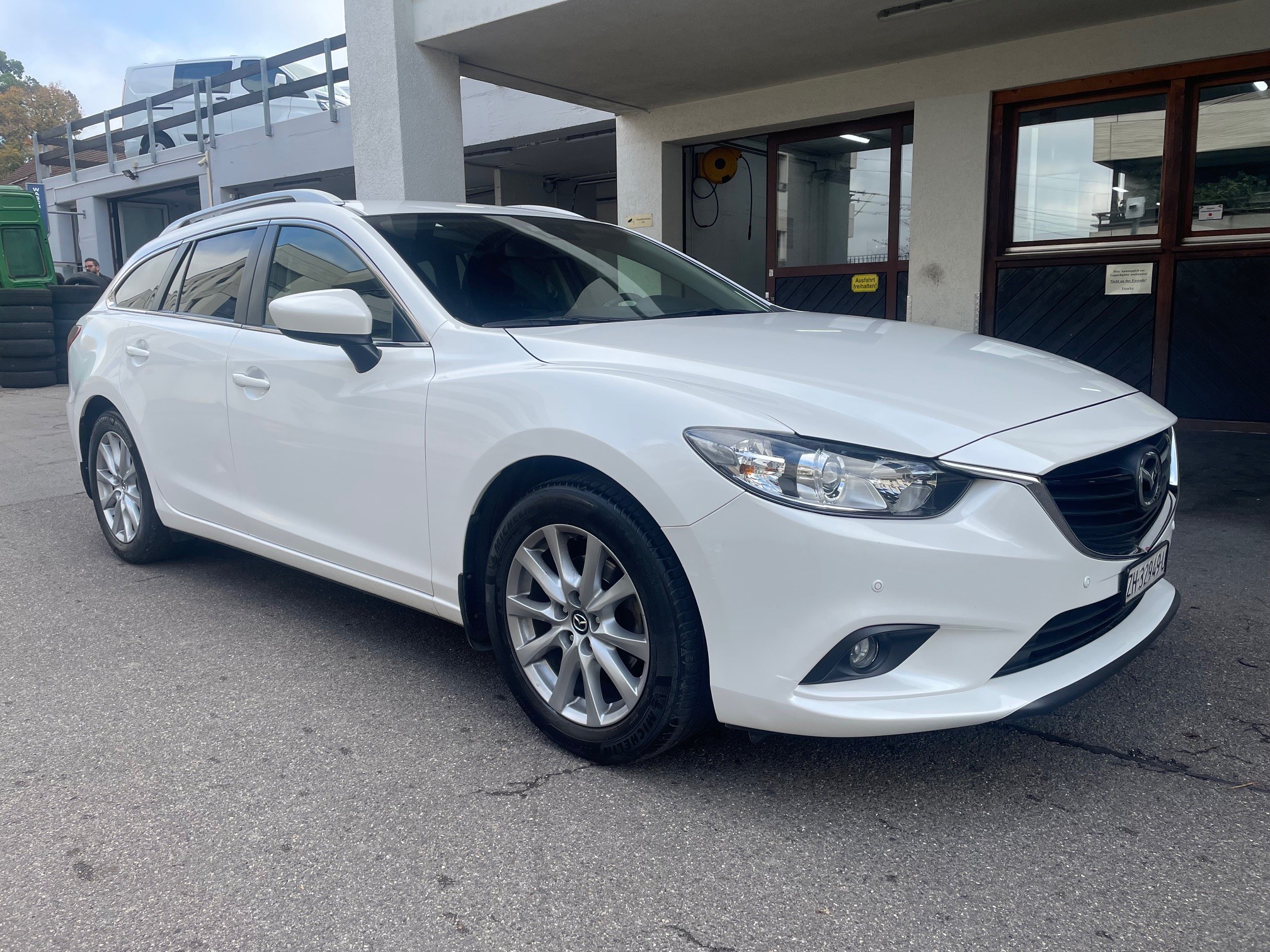 Car photo
