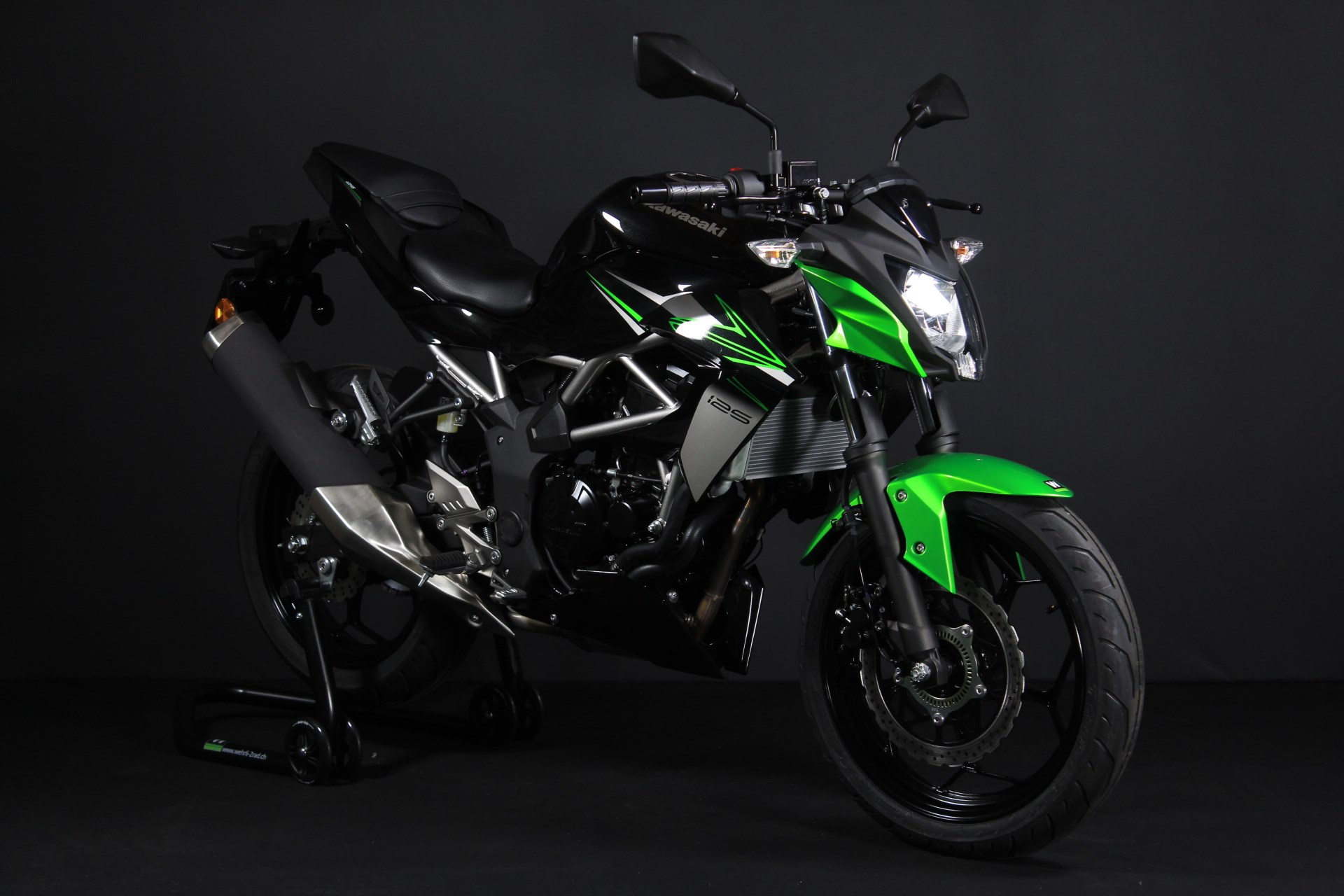 KAWASAKI Z 125-showroom-element-2