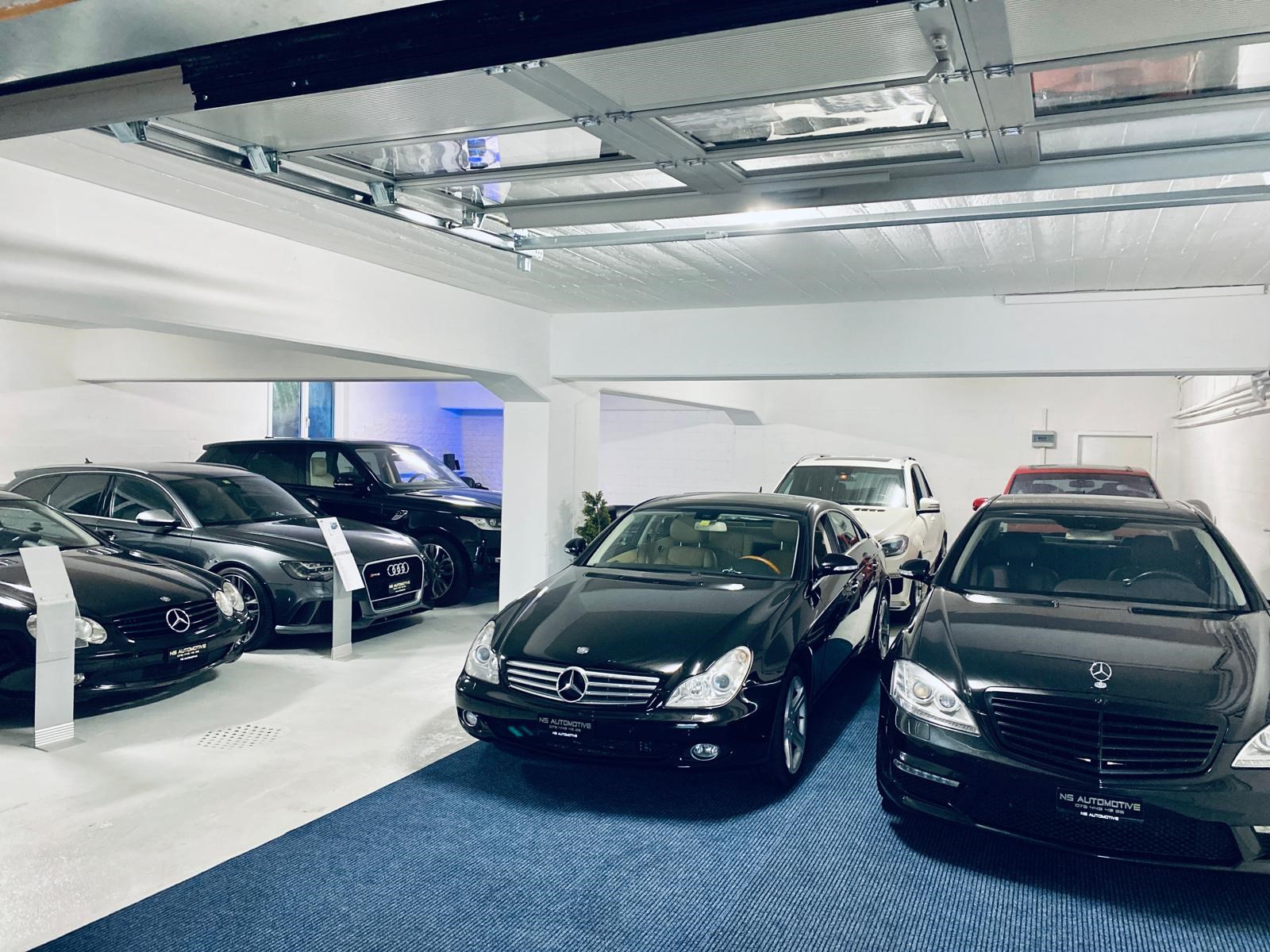 ROLLS-ROYCE Ghost 6.6 V12 EWB-business-30