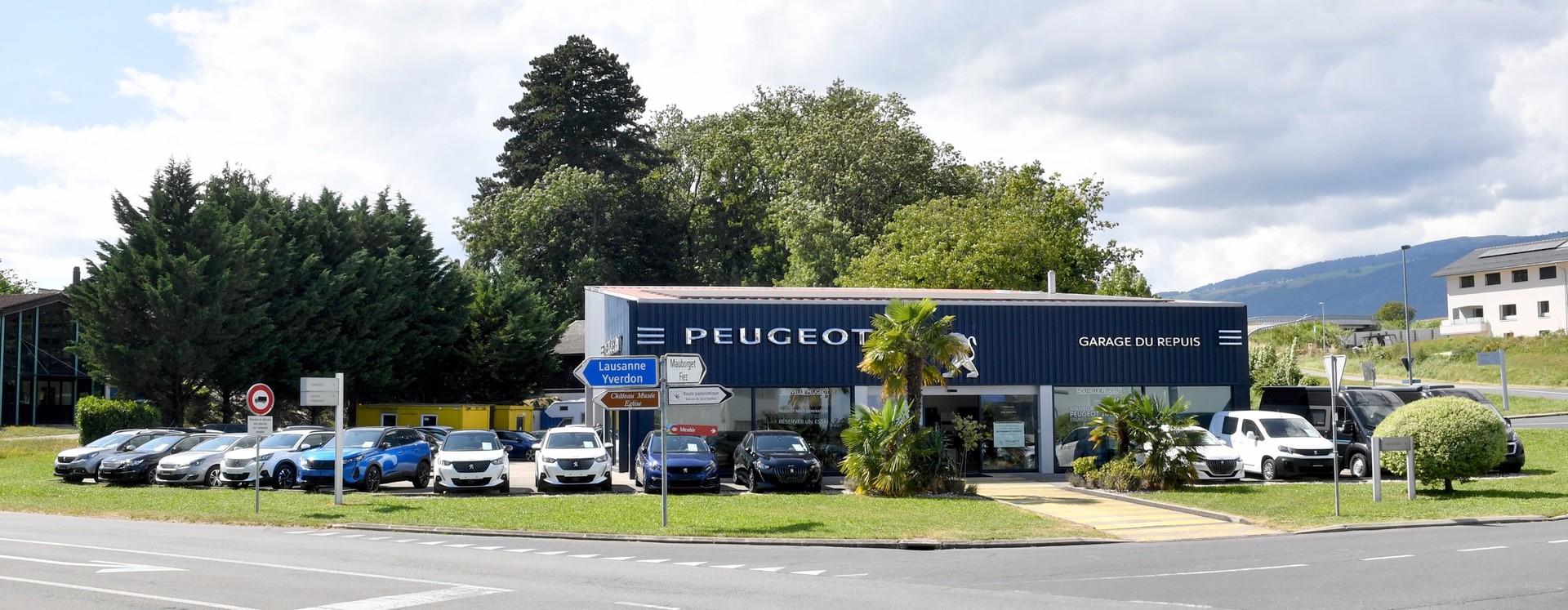 PEUGEOT 208 1.2 PureTech 100 Active Pack-business-14
