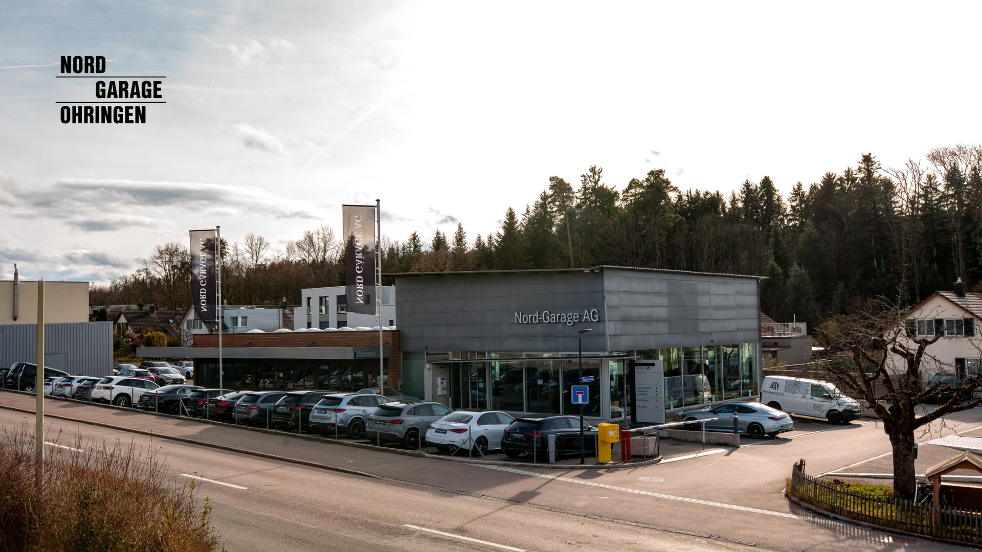 VOLVO XC90 D5 AWD Momentum-business-17