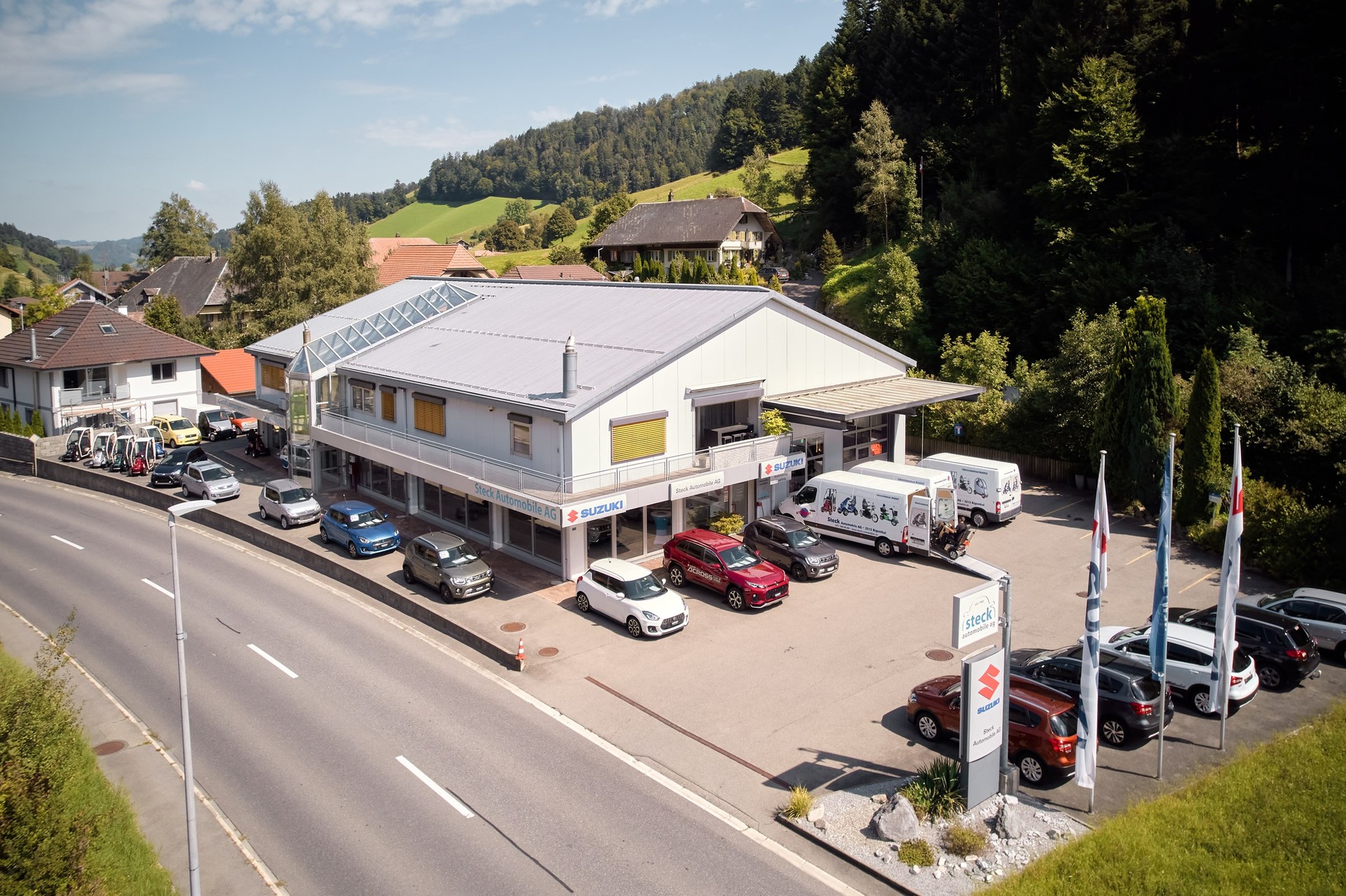 SUZUKI Swift 1.2 Sakura Top Hybrid 4x4-business-19