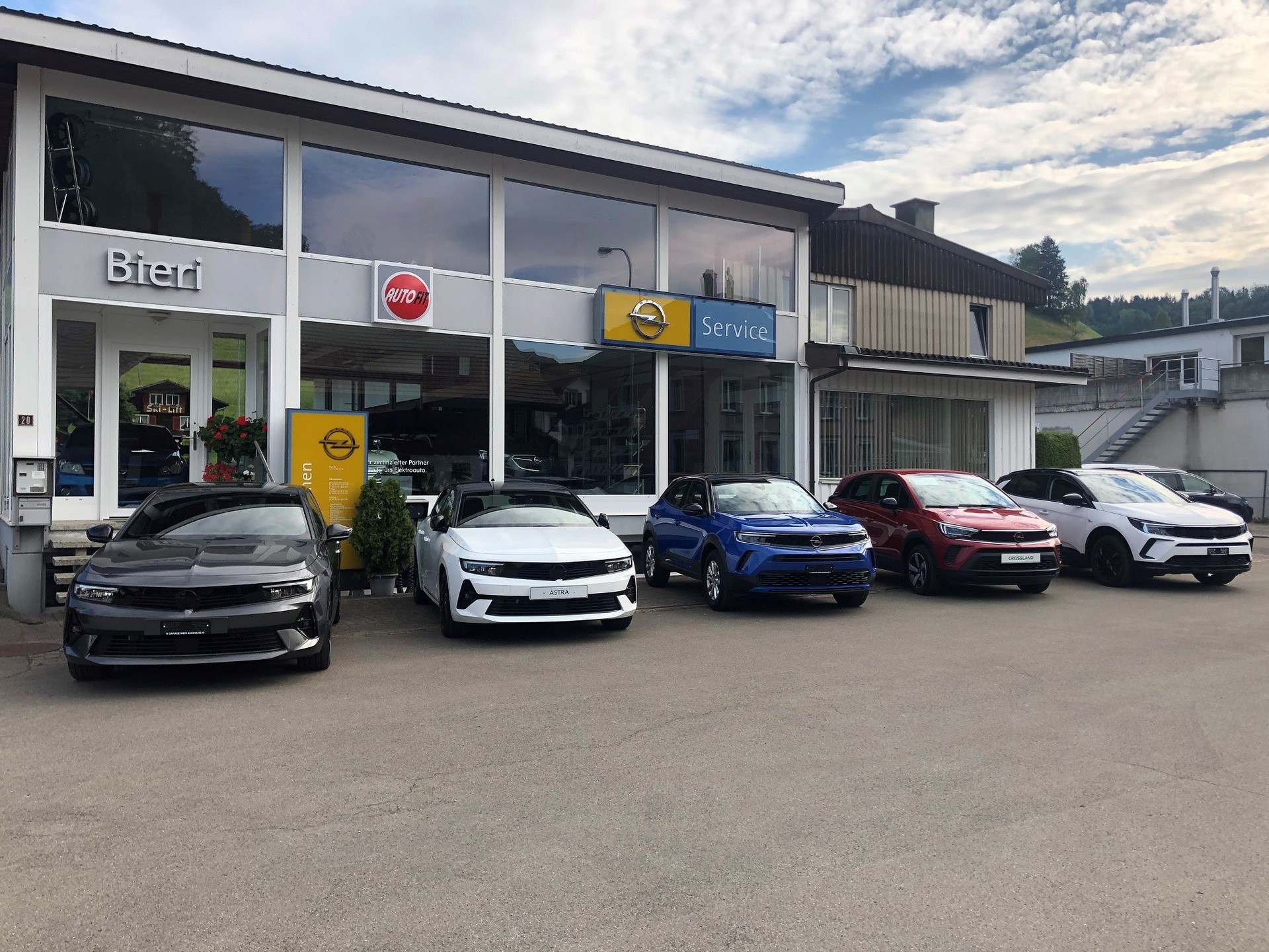 OPEL Corsa-e Elegance-business-16