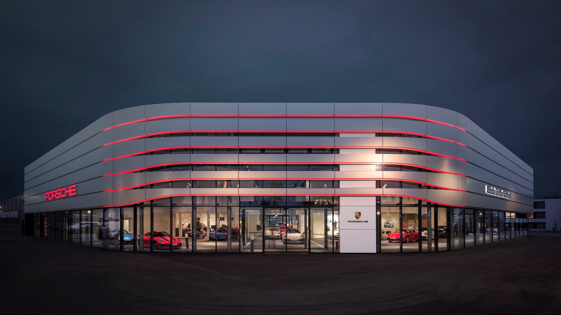 PORSCHE 911 Carrera 4 GTS Cabriolet-business-28